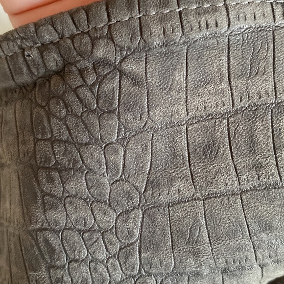 Mid-length 100% grey leather gloves, embossed wrist with slit! Size 7 - Picture 9 of 13